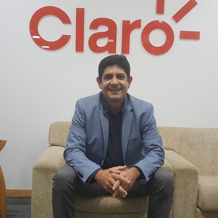 Santos, Cesar - Claro.jpg